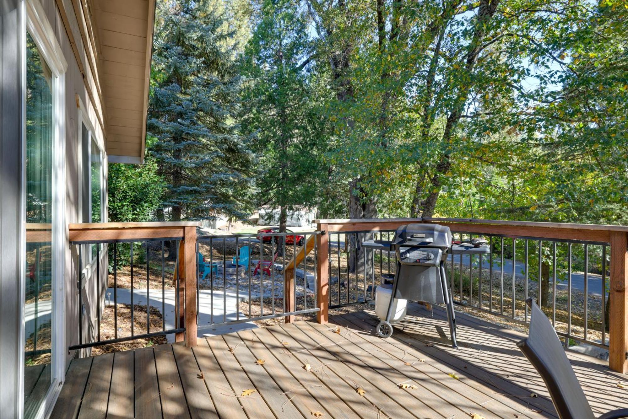 Sherwood Forest Cabin With Deck And Fire Pit! Twain Harte Exteriör bild