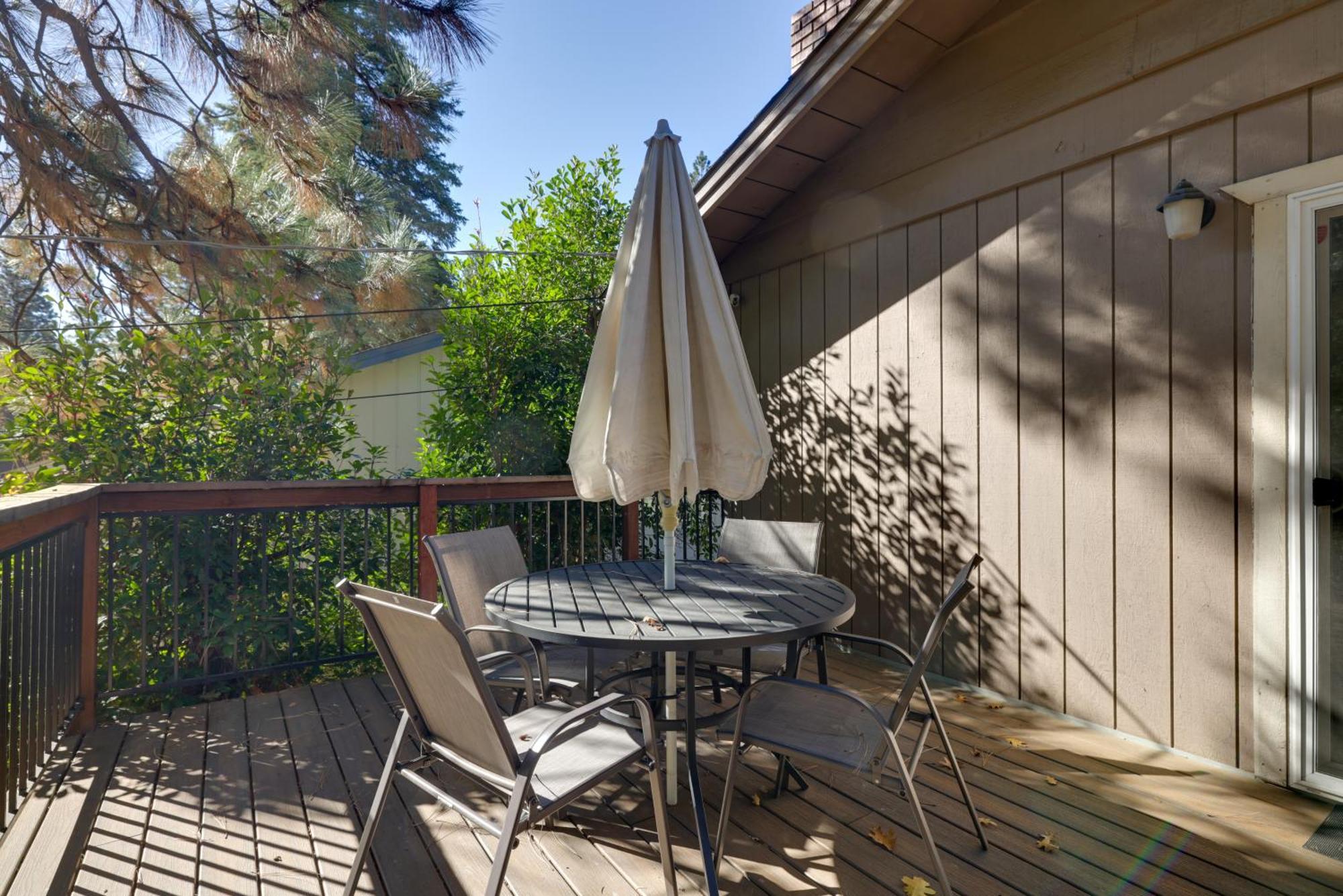 Sherwood Forest Cabin With Deck And Fire Pit! Twain Harte Exteriör bild